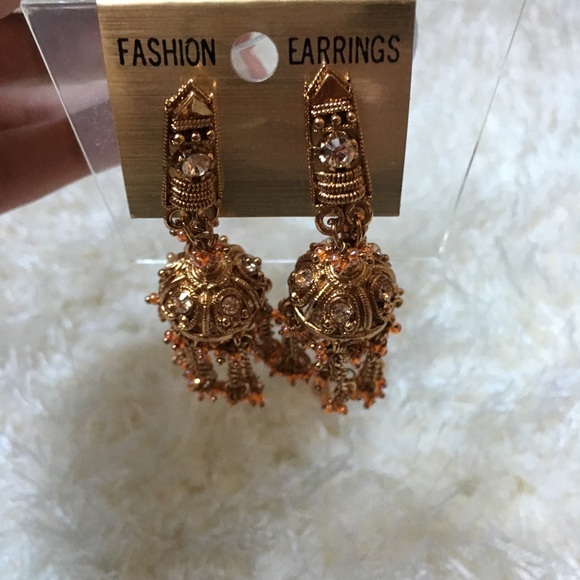 Indian ethnic antique gold earrings - Picture 3 of 4